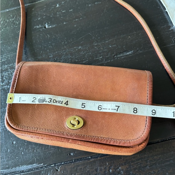 Vintage Coach Brown Leather Shoulder Bag - Picture 4 of 7